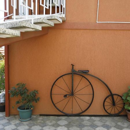 Casa De Khasia Sugdidi Exterior foto