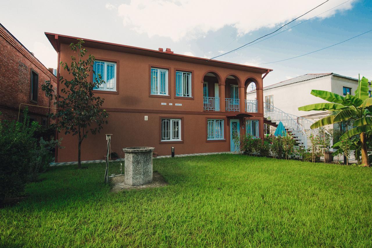 Casa De Khasia Sugdidi Exterior foto